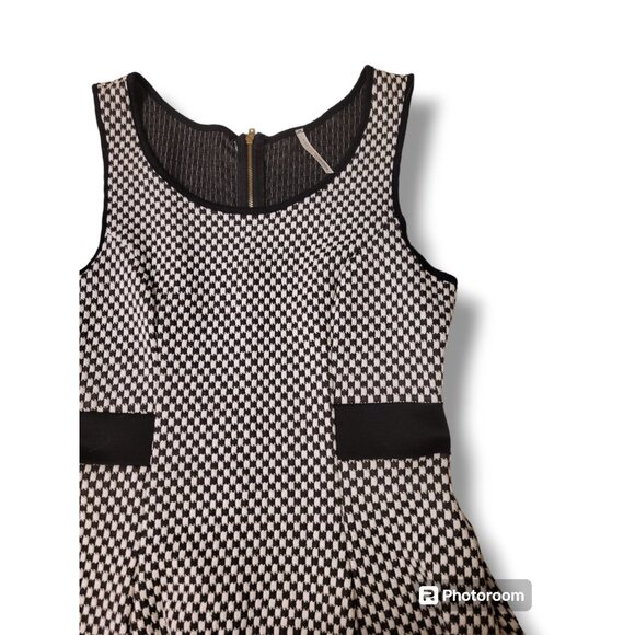 You Are Not Alone Black White Checkered Sleeveless A Line Skater Dress - L - Picture 4 of 5